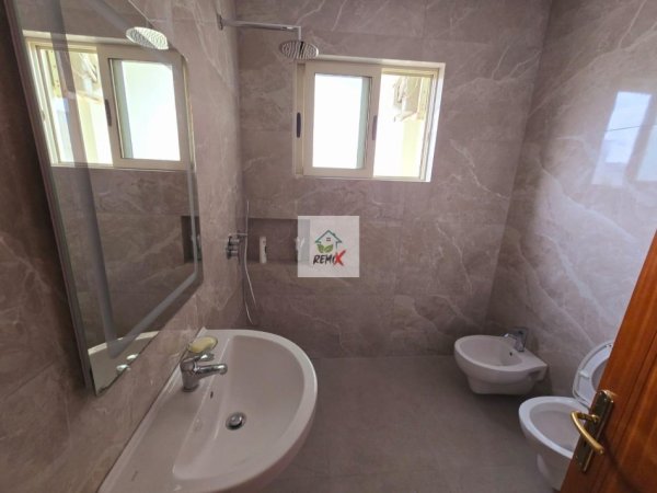 Durres, jepet me qera apartament 2+1+Aneks+Ballkon Kati 7, 450 €