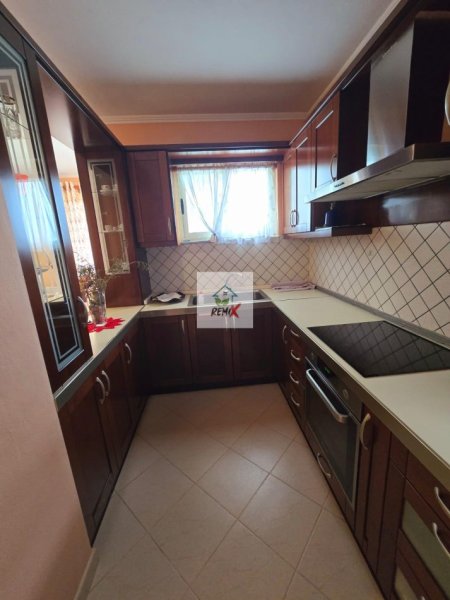 Durres, jepet me qera apartament 2+1+Aneks+Ballkon Kati 7, 450 €