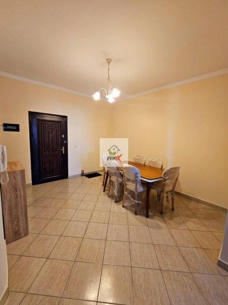 Elbasan, jepet me qera apartament 2+1+Aneks+Ballkon Kati 6, 100 m² 400 € 
