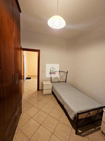 Elbasan, jepet me qera apartament 2+1+Aneks+Ballkon Kati 6, 100 m² 400 € 