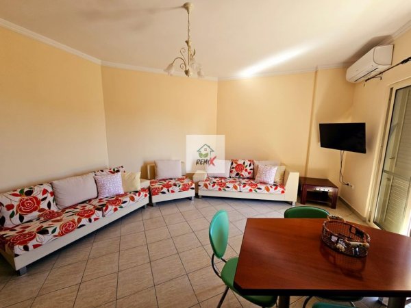 Elbasan, jepet me qera apartament 2+1+Aneks+Ballkon Kati 6, 100 m² 400 € 