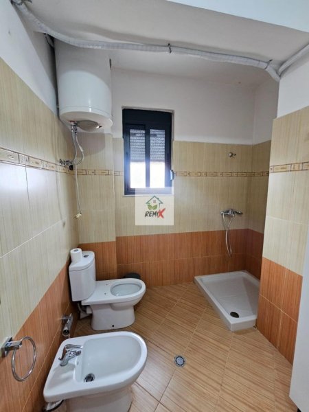 Durres, jepet me qera apartament 2+1+Aneks+Ballkon Kati 5, 120 m² 550 € 