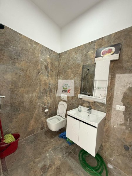 Durres, jepet me qera ambjent biznesi Kati 0, 45 m² 400 € 