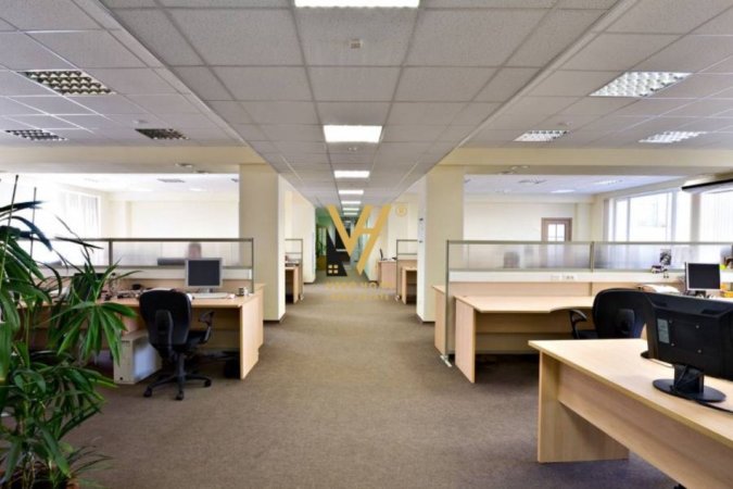 Tirane, jepet me qera zyre Kati 14, 333 m² (BLLOK)