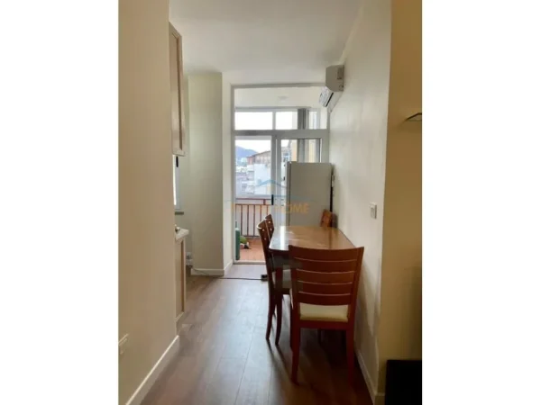 Tirane, shitet apartament 1+1+Ballkon Kati 10, 64 m² 155.000 € (Komuna e Parisit)