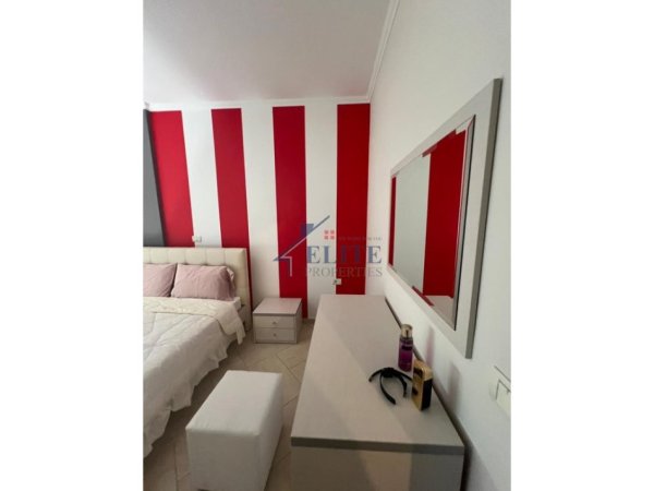 Tirane, jepet me qera shtepi 2+1+Ballkon Kati 2, 100 m² 400 € (Shkoze)