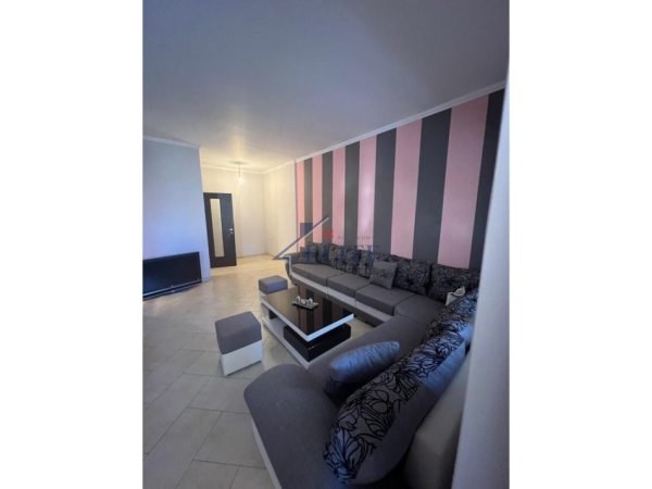 Tirane, jepet me qera shtepi 2+1+Ballkon Kati 2, 100 m² 400 € (Shkoze)