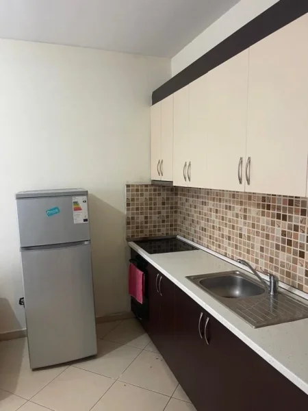 Tirane, jepet me qera apartament 1+1+Ballkon Kati 4, 63 m² 400 € (Astir)