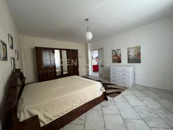 Tirane, jepet me qera apartament 2+1+Ballkon Kati 1, 600 € 