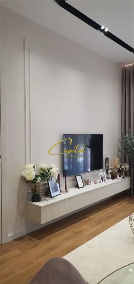 Tirane, jepet me qera apartament 1+1 Kati 5, 70 m² 700 € (RRUGA NDRE MJEDA)