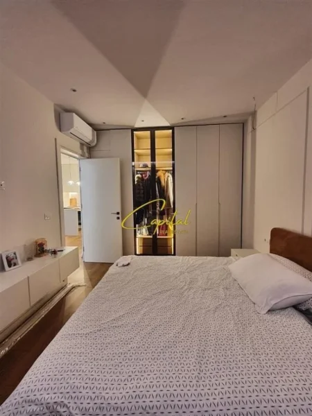 Tirane, jepet me qera apartament 1+1 Kati 5, 70 m² 700 € (RRUGA NDRE MJEDA)