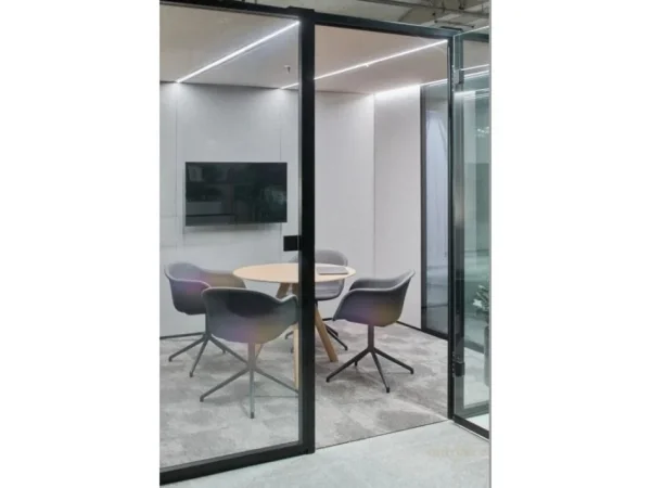 Tirane, shitet zyre Kati 1, 20 m² 65.000 € (Islam Alla)