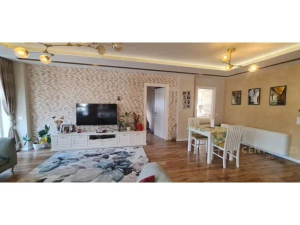Tirane, shitet apartament 3+1+2 dhe garazh, Kati 5, 155 m² 370.000 € (Kopshti Botanik)