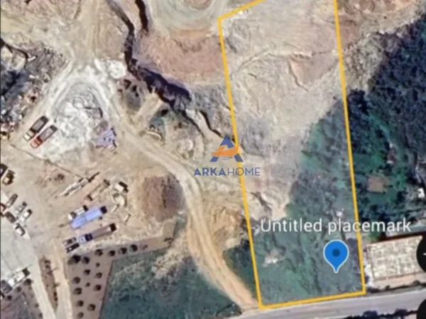 Tirane, shitet toke , 4.060 m² 527.800 € (SURREL)