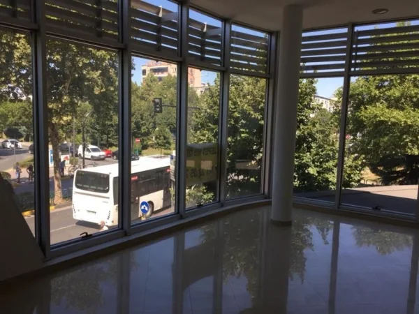 Tirane, jepet me qera zyre Kati 2, 45 m² 800 € 