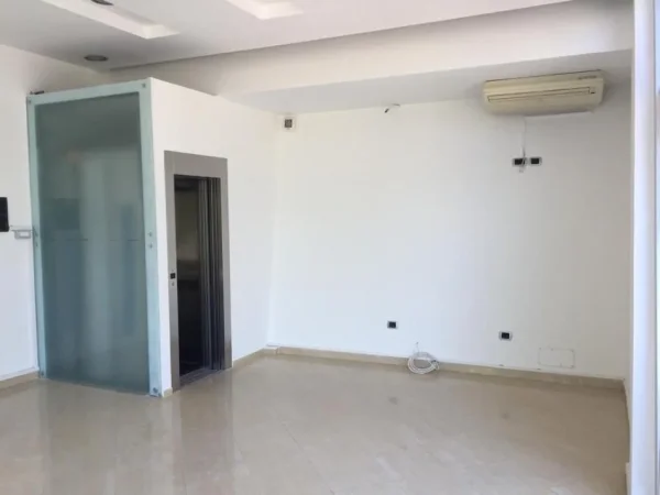 Tirane, jepet me qera zyre Kati 2, 45 m² 800 € 