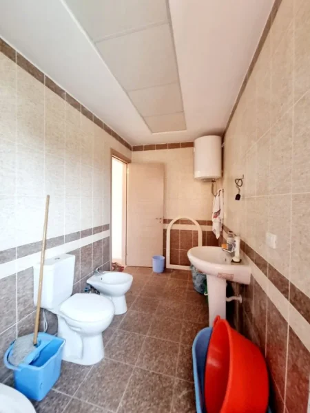 Durres, shitet apartament 3+1+Ballkon Kati 3, 134 m² 118.000 € (Plazh Durres Tropikal)