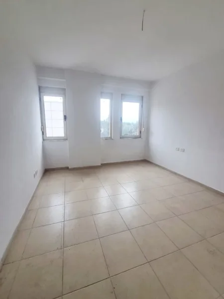 Durres, shitet apartament 3+1+Ballkon Kati 3, 134 m² 118.000 € (Plazh Durres Tropikal)