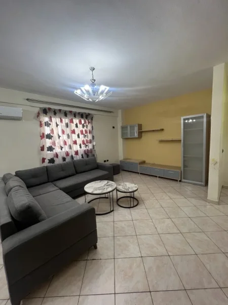 Tirane, jepet me qera zyre Kati 2, 120 m² 1.400 € 