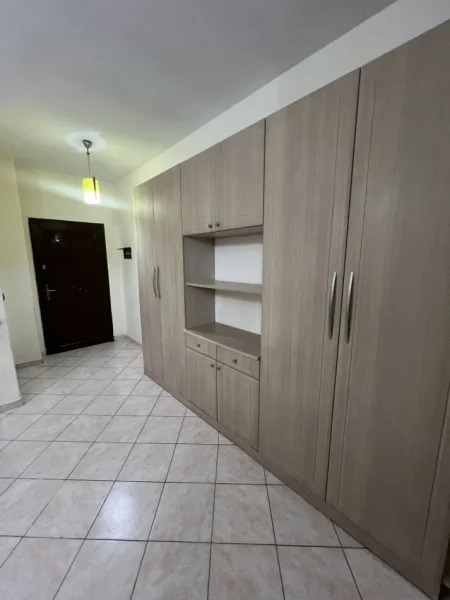 Tirane, jepet me qera zyre Kati 2, 120 m² 1.400 € 