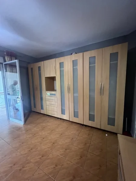 Tirane, jepet me qera zyre Kati 2, 120 m² 1.400 € 