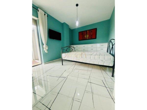 Tirane, jepet me qera 2+1+Ballkon , 130 m² 1.000 € 