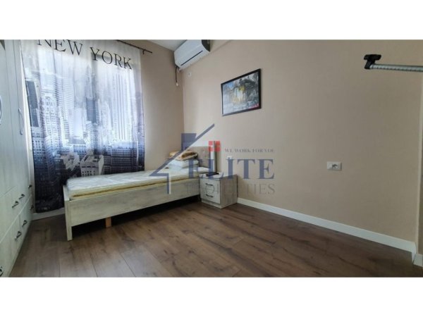 Tirane, jepet me qera apartament 2+1 Kati 4, 80 m² 730 € (Rruga Mine Peza)