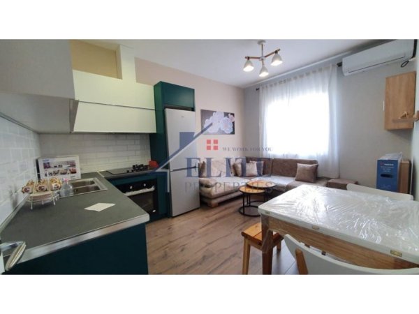 Tirane, jepet me qera apartament 2+1 Kati 4, 80 m² 730 € (Rruga Mine Peza)
