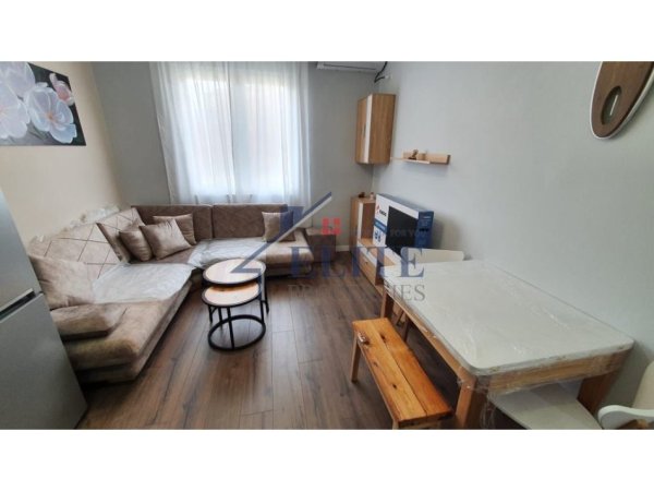 Tirane, jepet me qera apartament 2+1 Kati 4, 80 m² 730 € (Rruga Mine Peza)