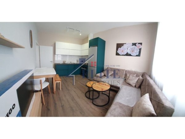 Tirane, jepet me qera apartament 2+1 Kati 4, 80 m² 730 € (Rruga Mine Peza)