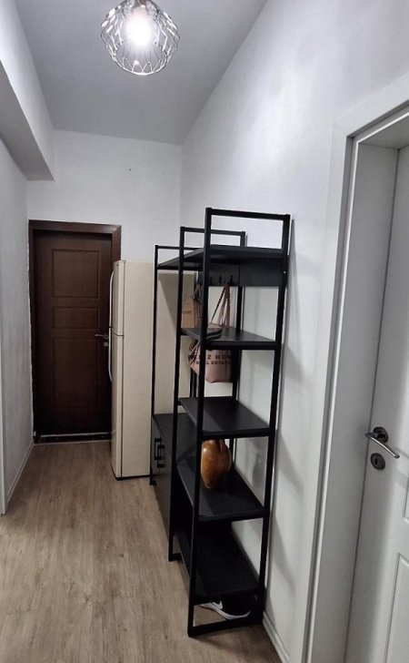Tirane, jepet me qera apartament 1+1+Ballkon Kati 2, 75 m² 500 € (RRUGA E BARRIKADAVE)