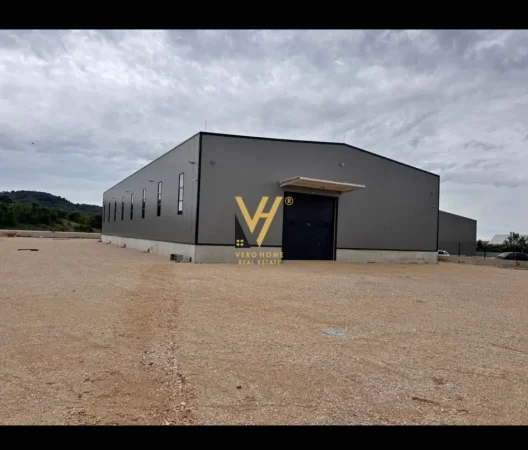 Tirane, jepet me qera magazine Kati 0, 1.200 m² 4.500 € (RINAS)