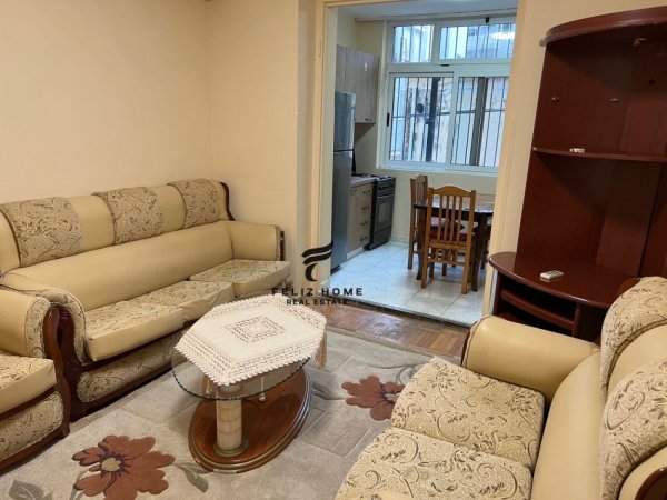 Tirane, jepet me qera apartament 1+1 Kati 2, 55 m² 400 € (PAZARI I RI)