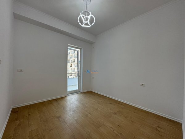 Tirane, shitet apartament 1+1+Ballkon Kati 4, 60 m² 93.000 € (Astir, te 2 Palmat)