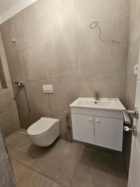 Tirane, shitet garsonier Kati 4, 32 m² 93.000 € (Qendër)