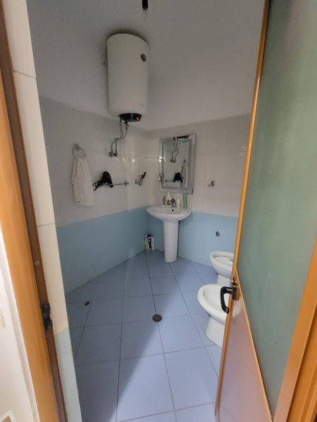 Tirane, jepet me qera apartament 1+1 Kati 4, 60 m² 400 € (Astir)