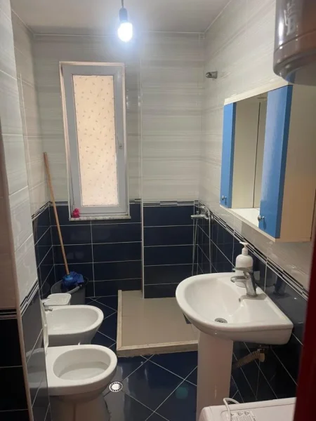 Tirane, jepet me qera apartament 1+1 Kati 4, 63 m² 400 € (Astir)