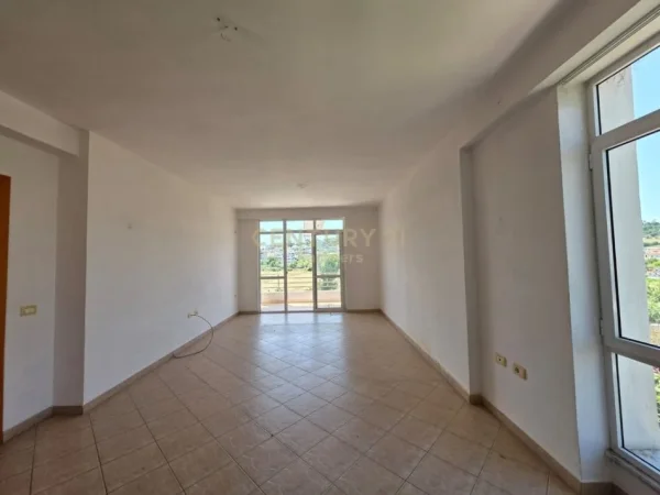 Tirane, shitet apartament 2+1+Ballkon Kati 3, 105 m² 126.000 € 