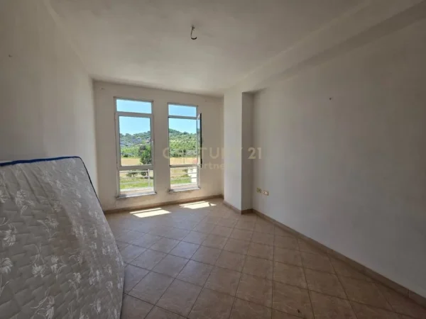 Tirane, shitet apartament 2+1+Ballkon Kati 3, 105 m² 126.000 € 
