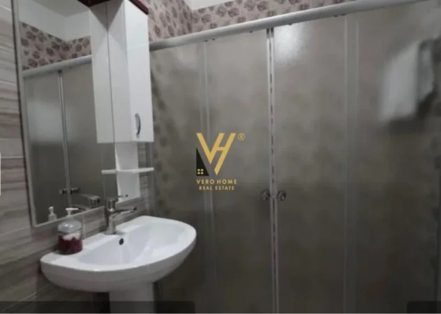 Tirane, jepet me qera apartament 1+1+Ballkon Kati 2, 66 m² 750 € (QENDER)