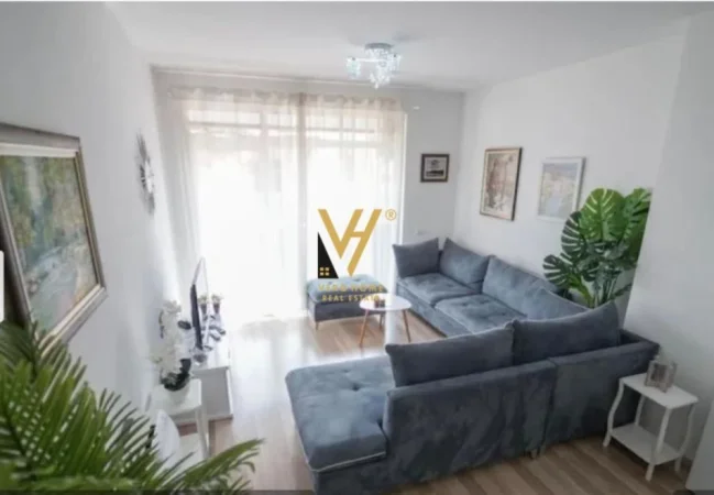Tirane, jepet me qera apartament 1+1+Ballkon Kati 2, 66 m² 750 € (QENDER)