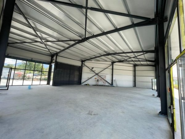 Tirane, jepet me qera magazine Kati 0, 400 m² 2.000 € (ZALL-HERR)
