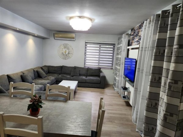 Tirane, jepet me qera apartament 1+1 Kati 0, 500 € (Bill klinton)