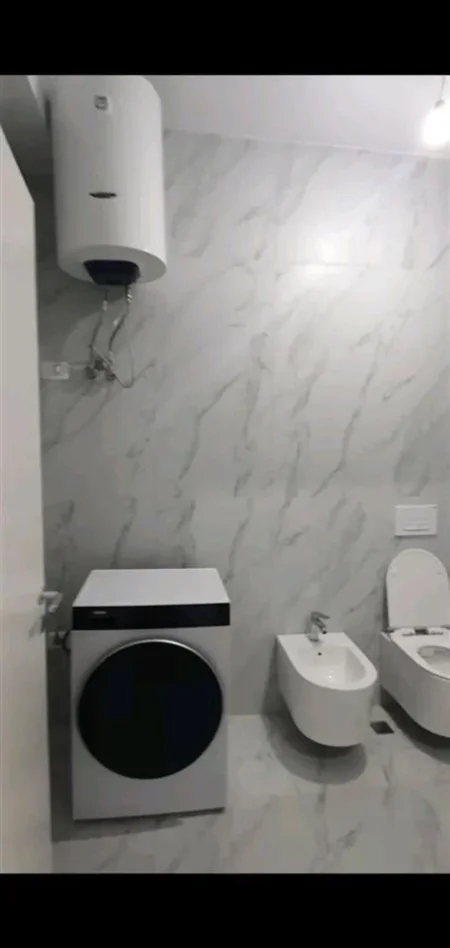 Tirane, jepet me qera apartament 1+1 Kati 5, 450 € (Ali dem)