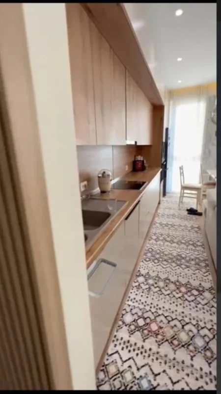 Tirane, jepet me qera apartament 2+1 Kati 3, 101 m² 830 € (farmacia 10)