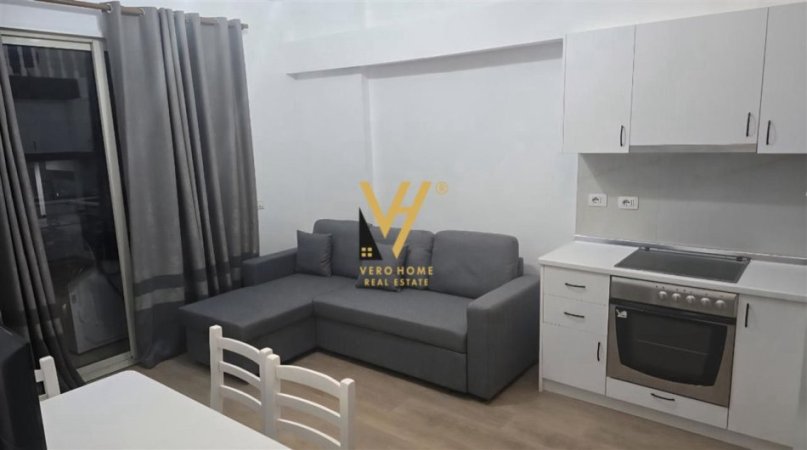 Tirane, jepet me qera apartament 1+1+Ballkon Kati 1, 59 m² 500 € (YZBERISHT)