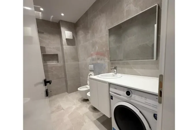 Tirane, jepet me qera apartament 1+1 , 50 m² 500 € (Astir)