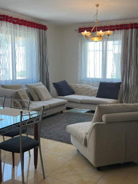 Tirane, jepet me qera apartament 2+1 Kati 3, 100 m² 800 € (liqeni i thate)