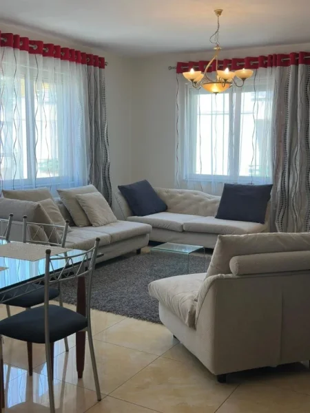 Tirane, jepet me qera apartament 2+1 Kati 3, 100 m² 800 € (liqeni i thate)