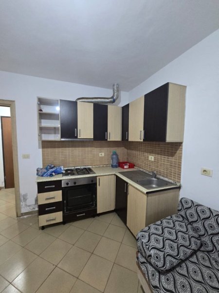Tirane, shitet apartament 1+1+Ballkon Kati 5, 46 m² 78.500 € (thoma koxhaj)